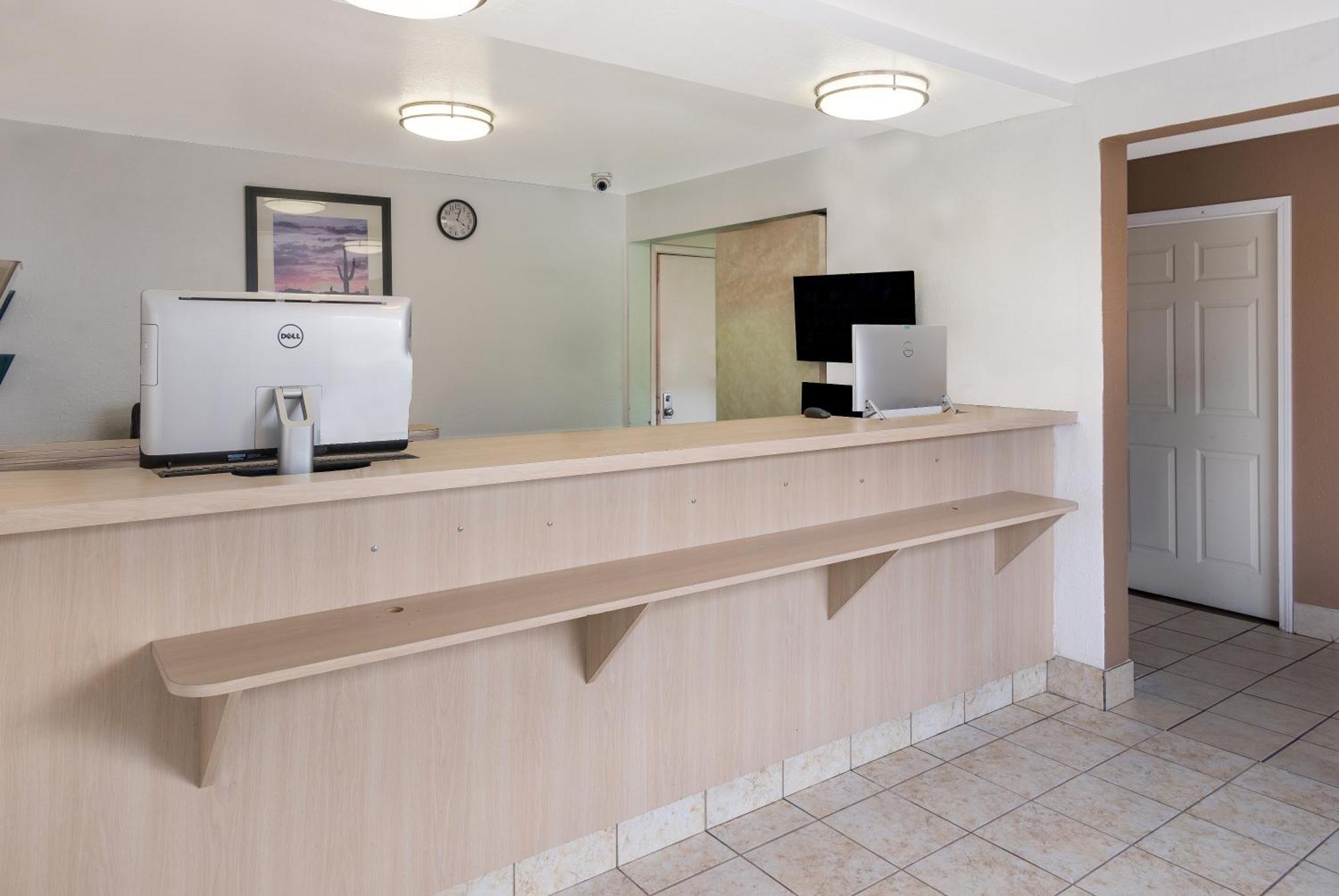 Knights Inn Grand Rapids East Airport Cascade Luaran gambar