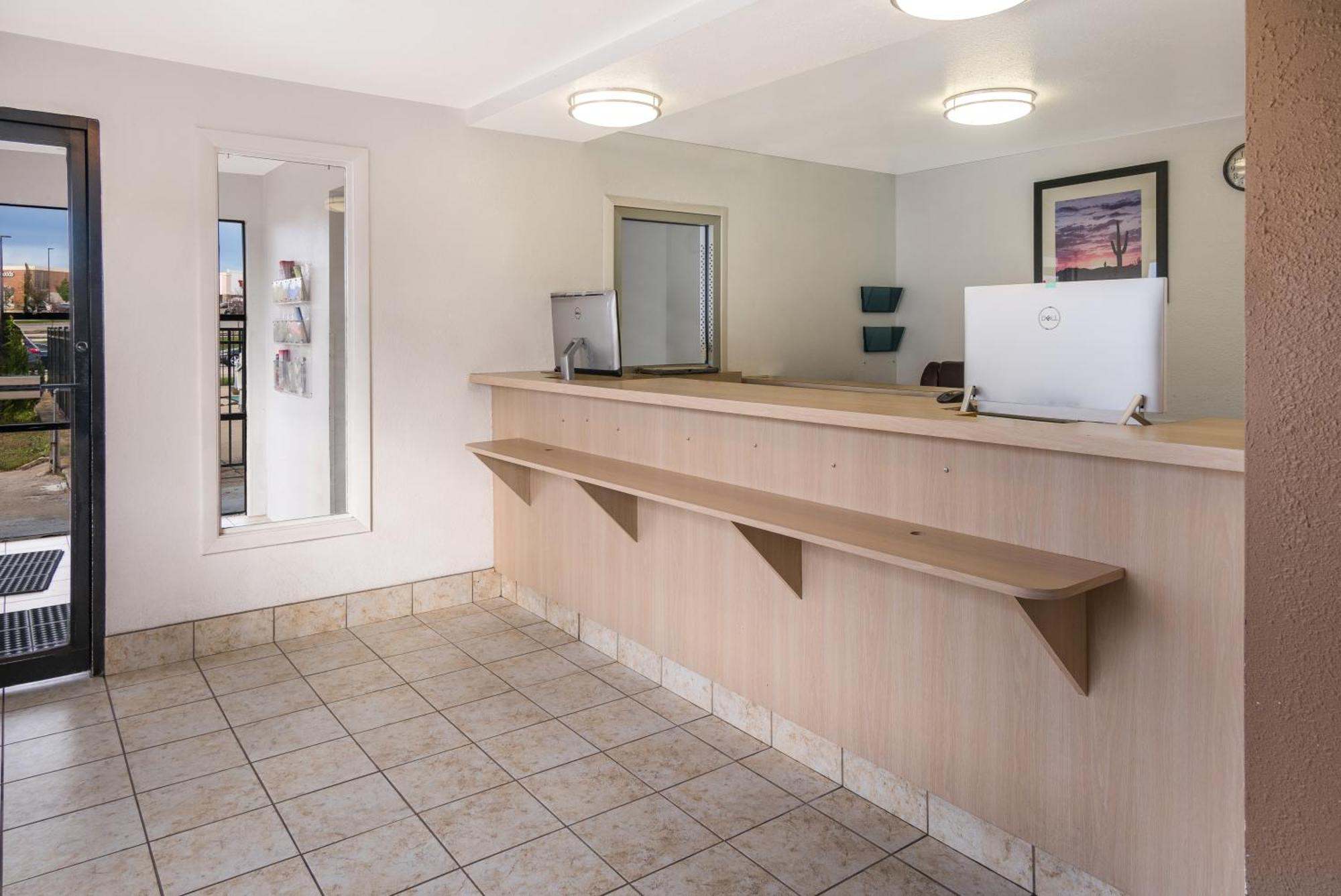 Knights Inn Grand Rapids East Airport Cascade Luaran gambar